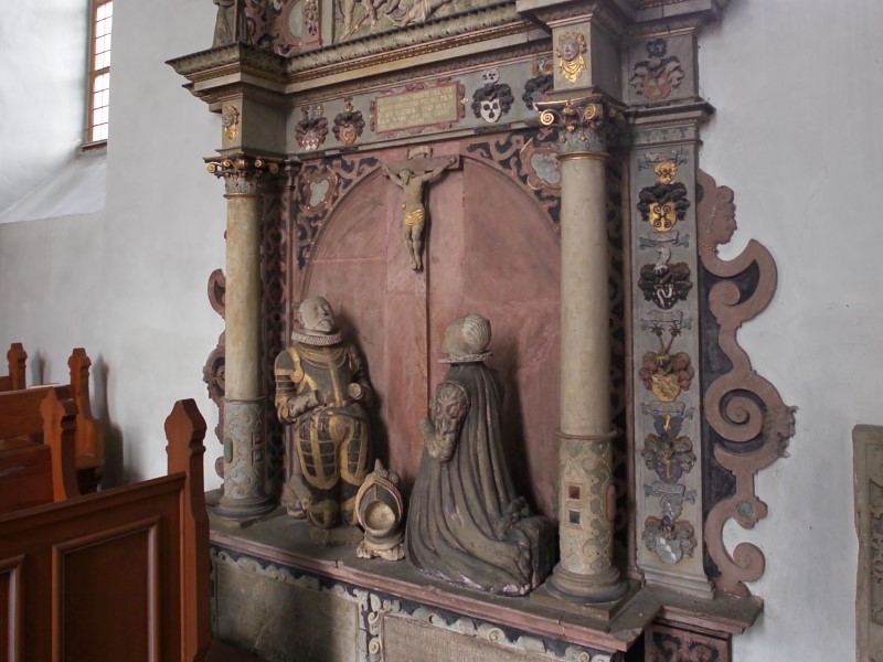 Tann - Das Grabmal des Melchior Arnak von der Tann mit Gemahling in der Niklaskirche