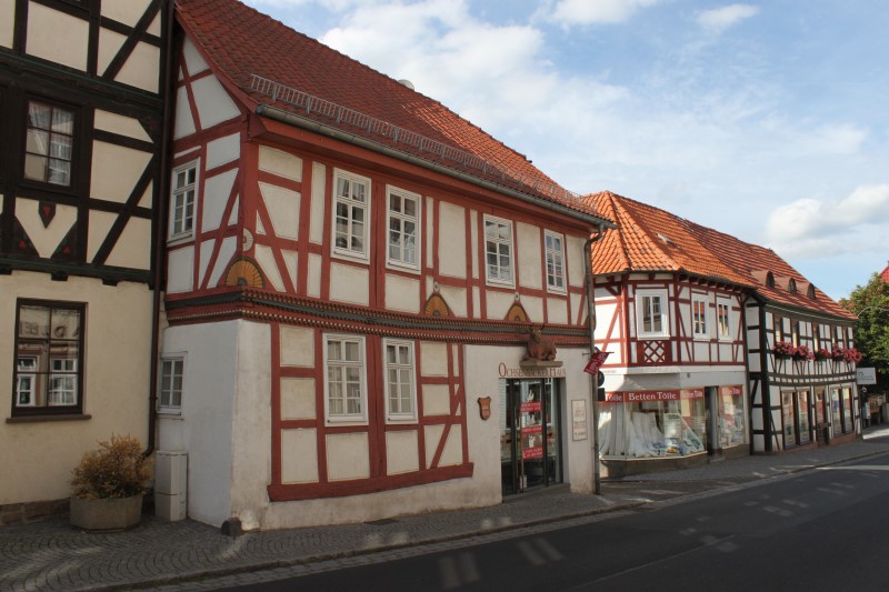 Tann - Das Ochsenbäckerhaus, eines der ältesten Fachwerk- und Bürgerhäuser in Tann, zur Zeit eine Buchhandlung